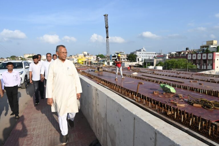 ​​​​​​​लोक निर्माण मंत्री ताम्रध्वज साहू ने राजधानी में निर्माणाधीन ब्रिज, रेलवे अंडर ब्रिज और एक्सप्रेसवे का किया निरीक्षण*,,,,,,,,,,,,,,,,,,,,,,,,,,, दीपक मरकाम की रिपोर्ट,,,,,,,,,