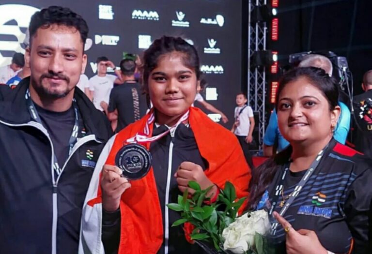 बस्तर की बेटी पलक ने अबुधाबी में मिक्स मार्शल आर्ट्स में जीता रज़त पद,,,,,  छत्तीसगढ़ प्रदेश सहित बस्तर का नाम किया रौशन,,,,,,,  साँसद बस्तर ने अबुधाबी जाने आर्थिक सहायता की थी प्रदान,,,,,,,,, दीपक मरकाम की रिपोर्ट,,,,