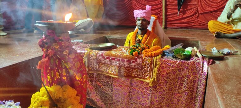 बस्तर दशहरा के निर्विघ्न आयोजन के लिए , जोगी बिठाई की रस्म पूरी, बड़े आमाबाल के दौलत नाग बैठे,  नौ दिन की कठिन तपस्या पर,,,,,,,, दीपक मरकाम की रिपोर्ट,,,,,,,,,,,