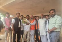 कांकेर लोकसभा सांसद श्री भोजराज नाग का जन्मदिन पर कोण्डागाव भाजपा जिलाध्यक्ष सहित कार्यकर्त्ताओ ने बधाईया दी,,