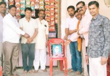 *ग्राम दामापुर बाजार में संविधान निर्माता भारत रत्न डॉ. भीम राम अम्बेडकर जी की जयंती मनायी गई ,बाबा साहब अम्बेडकर जी भारत देश के रत्न -अश्वनी यदु*