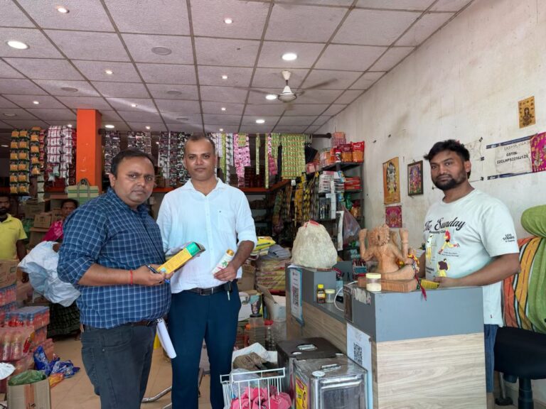 *“सही दवा–शुद्ध आहार” अभियान: बीजापुर में सघन निरीक्षण, एक्सपायरी कॉस्मेटिक नष्ट, 24 कोटपा चालान*,,,,,,,,,,,,,,,,,,,,,,,,,,,  ,,,,,,,,,,,,,,तेजनारायण सिंह की रिपोर्ट,,,,,,,,,,,