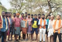 बस्तर जिले ग्राम पंचायत टाकरागुड़ा में अवैध कफन दफन को लेकर ग्रामीणों में आक्रोश