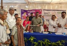 विधायक ने सुशासन तिहार कार्यक्रम मे पहुंच कर आमजन से की मुलाकात* राजमन नाग